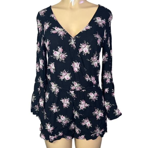 American Eagle Floral Rose Long Bell Sleeve Shorts Romper Size Small - Picture 1 of 12